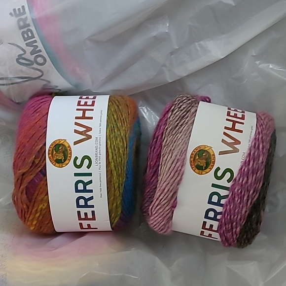Lion Brand Ferris Wheel Lot of Two skeins Yarn 100% acrylic quality super soft ! - Picture 2 of 10